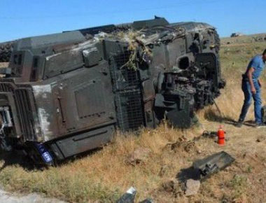 Έξι τούρκοι στρατιώτες τραυματίες από ανατροπή του οχήματος που τους μετέφερε (βίντεο)